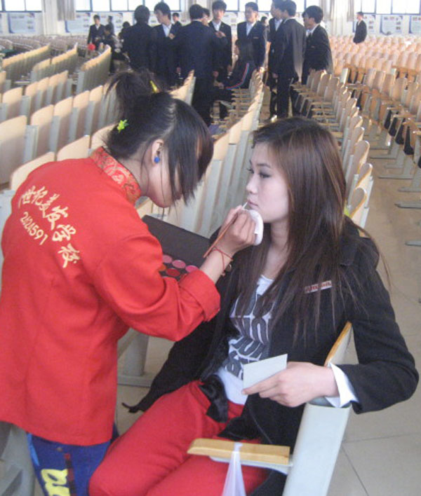 學(xué)員風(fēng)采——為大型活動(dòng)演員化妝