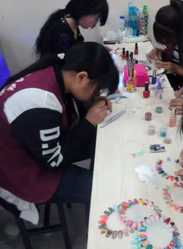 美甲學(xué)員作品創(chuàng)作